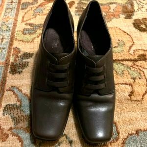 Dress shoes